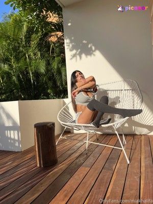 Mia Khalifa - Thumb