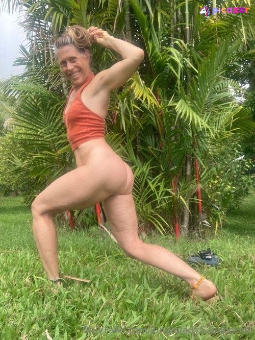 JungleLady52 - Image
