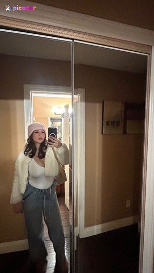 Simplyneidaa - Thumb