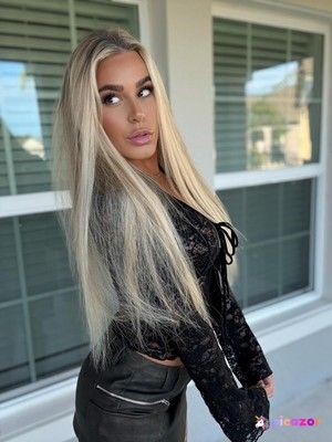 BrazyBecca  N8