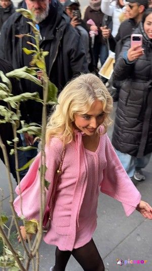 sabrina-carpenter photo #218 photo n 218