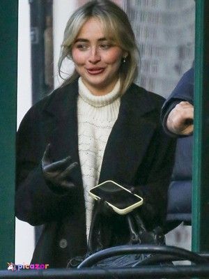 Sabrina Carpenter N21