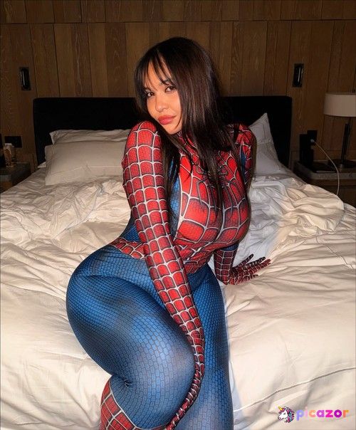 Stella Hudgens - Image
