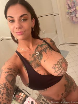bonnie-rotten-1 photo #156 photo n 156