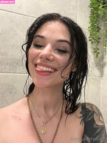 Claire Estabrook - Image