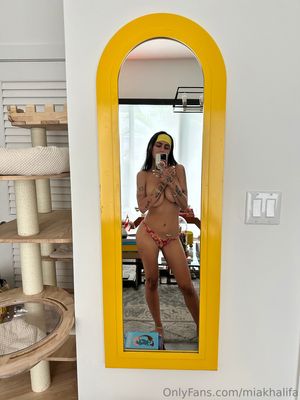 Mia Khalifa - Thumb
