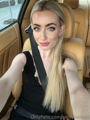Emily Bellexx N17