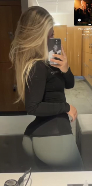IzzyTaffs  N9