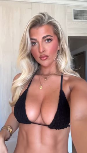 IzzyTaffs  N2