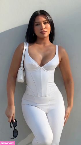 Julia Kelly - Image