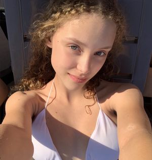 Zoey Curly N9