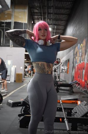 strongwaifu - Thumb