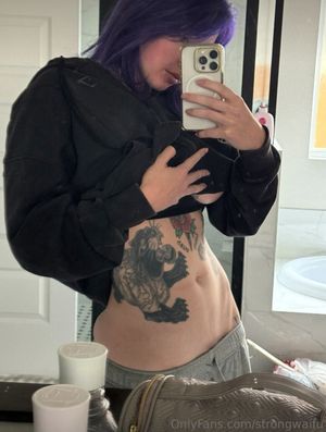 strongwaifu - Thumb