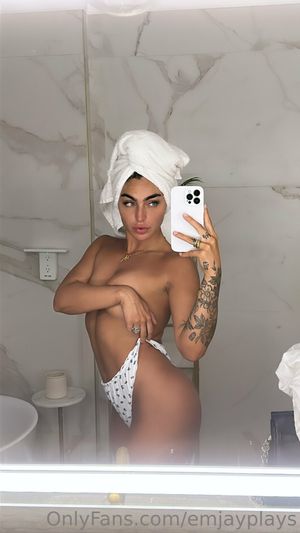 Emily Rinaudo  N41