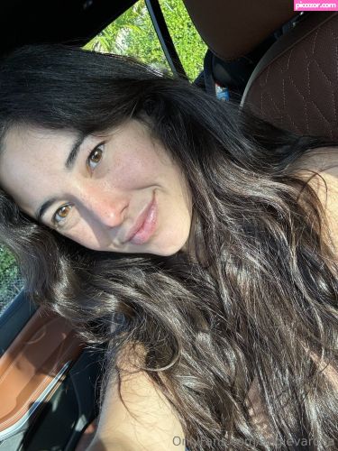 Angie Varona - Image