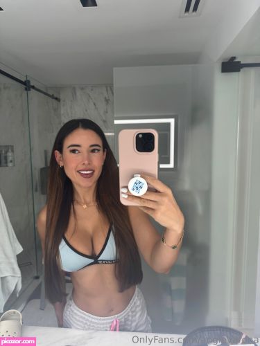 Angie Varona - Image
