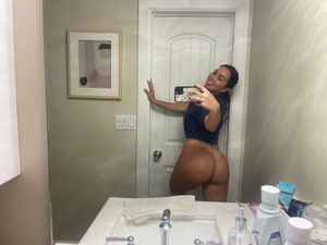 Karlee Grey - Thumb