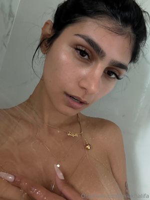 Mia Khalifa - Thumb