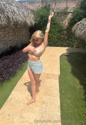 blonde_vivi - Thumb