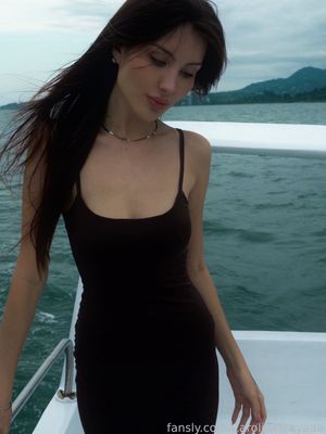 CarolineFreyaaa - Thumb