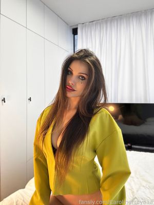 CarolineFreyaaa N8