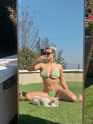 Lindsey Pelas N366