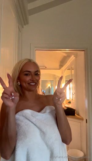 lindsey-pelas photo #1862 photo n 1862