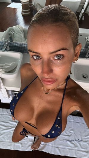 julia-cavanagh-1 photo #17 photo n 17
