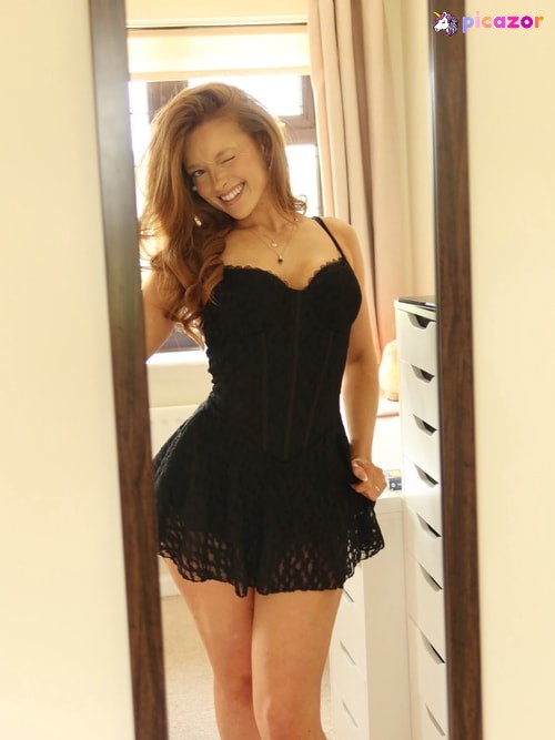 phoebeisginger  - Image