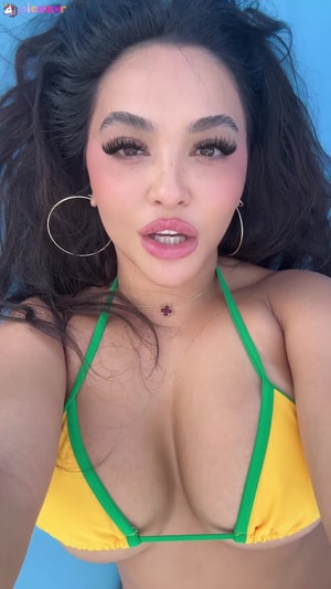 Stella Hudgens - Thumb