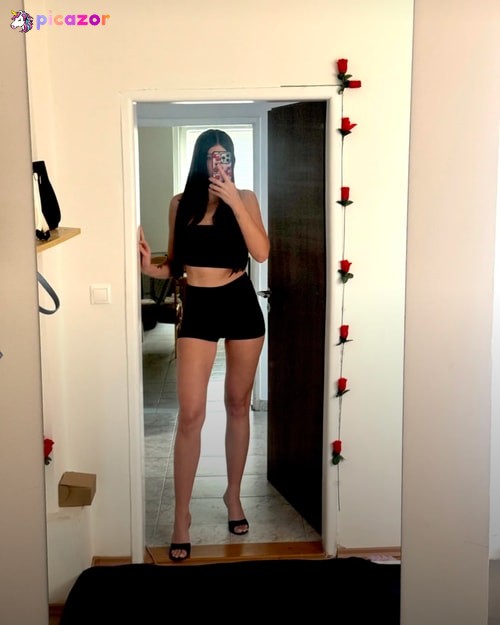 Feetbycheeky - Image