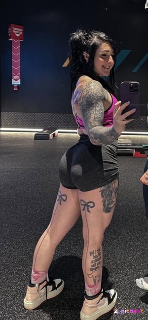 goth-muscle-mommy photo #11 photo n 11