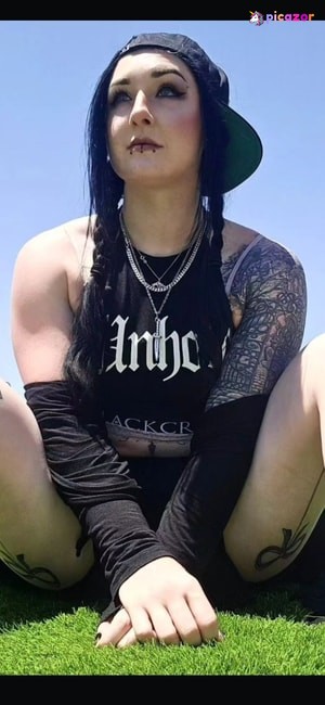 goth-muscle-mommy photo #1 photo n 1