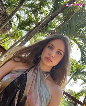 Xenia Tchoumi N9