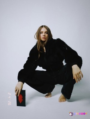 Xenia Tchoumi N8