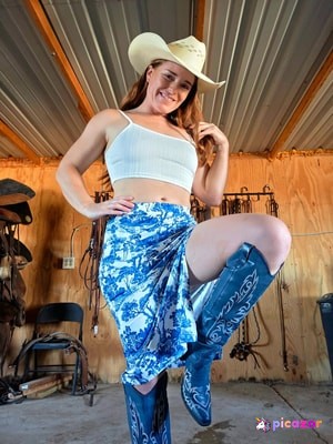 naughtyredfarmgirl photo #140 photo n 140