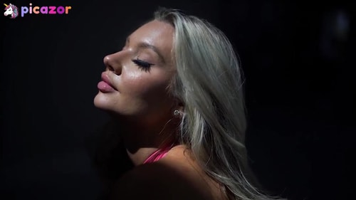 Alexa Collins - Image