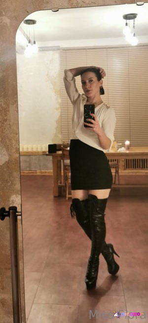 miss-flora-femdom-1 photo #305 photo n 305