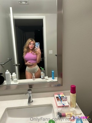 rileymaelewis N6