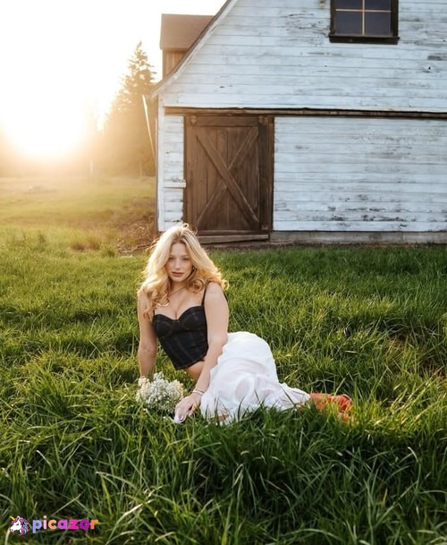 Haley Robinson  - Image