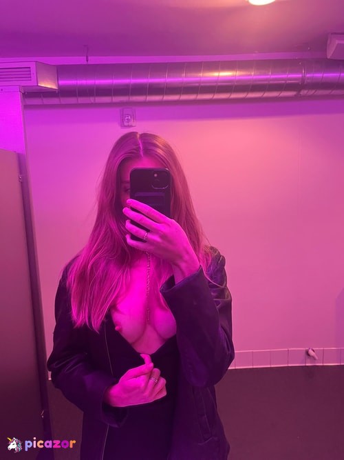 SheLovesUsingToys - Image