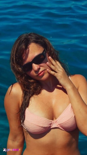 Ester Dobrik - Thumb