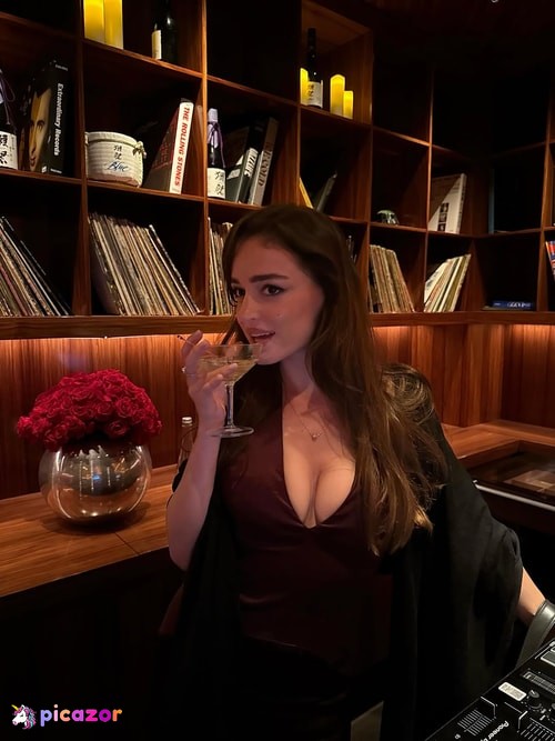 Veronica Kelegian - Image