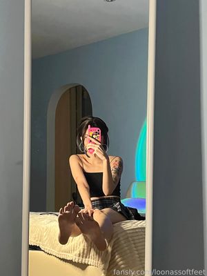 loonassoftfeet - Thumb