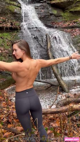 Janna Breslin  - Image