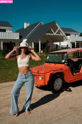 Mikaela Lafuente - Image