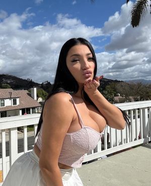 Brianna Christine - Thumb