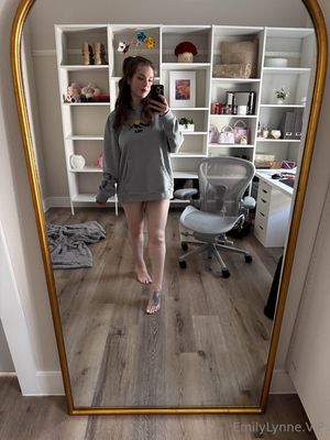 Emily Lynne - Thumb