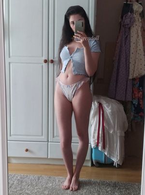 lolarendoll  - Thumb