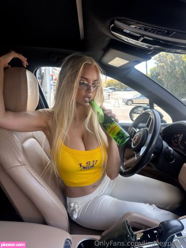 Lindsey Pelas - Image